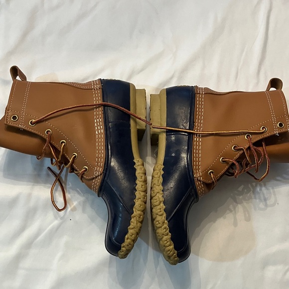 L.L. Bean navy blue bean boots - Picture 3 of 8